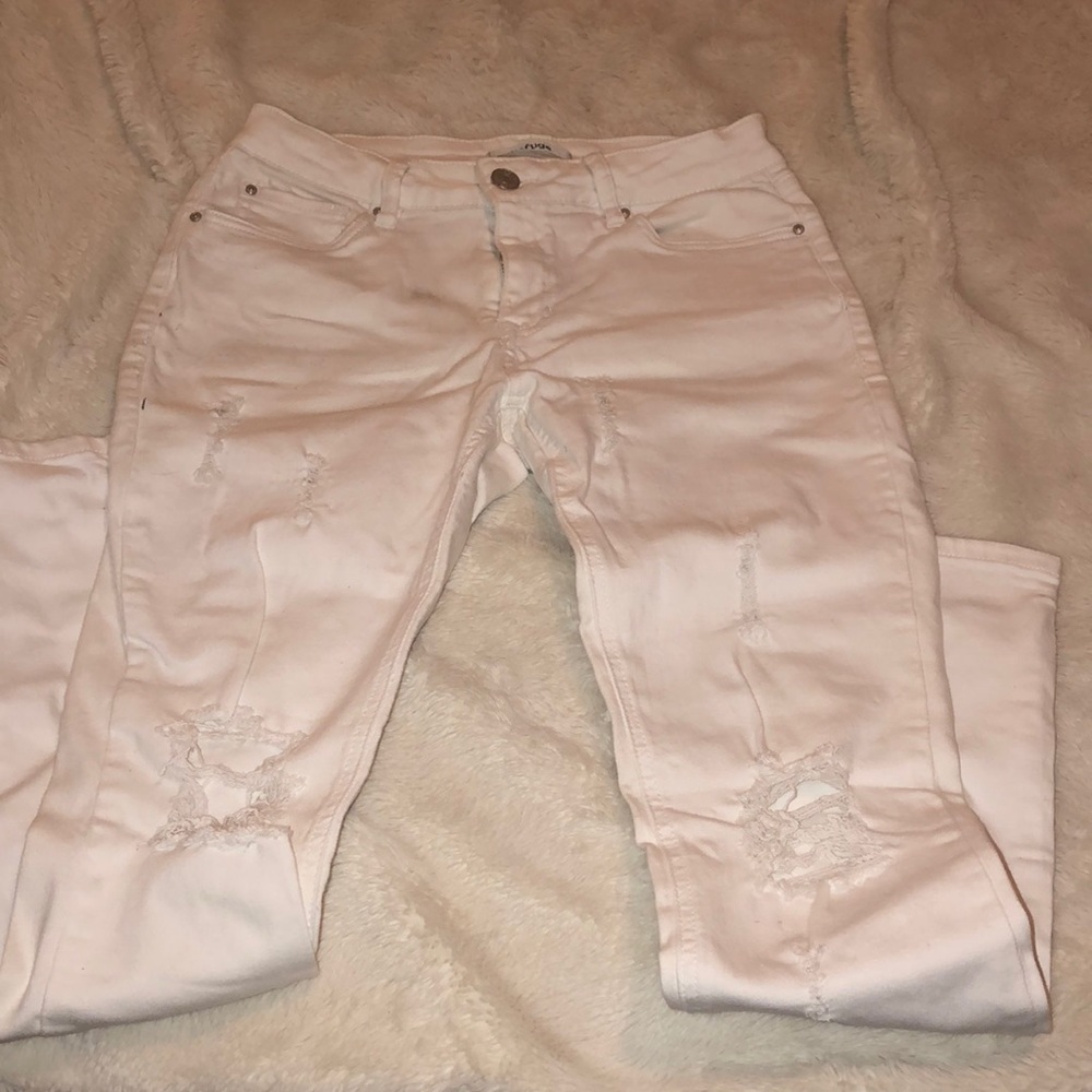 Size 6 white